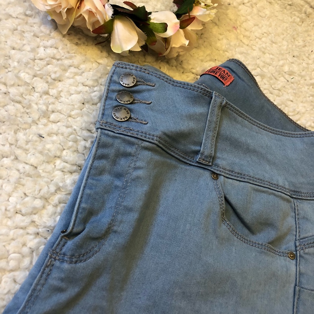 High waisted jeans